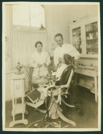 Dental care at a Children’s Aid clinic in the early 1900s