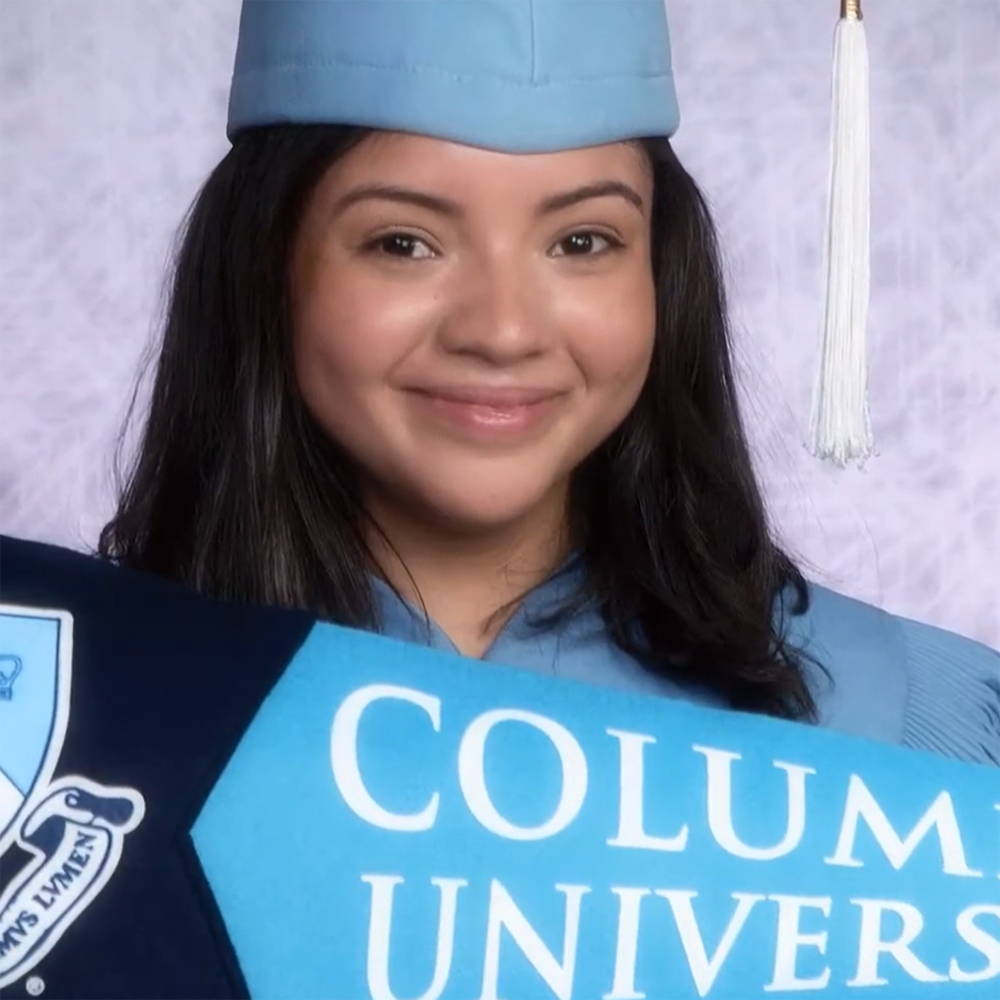 Karina Melendéz graduation photo